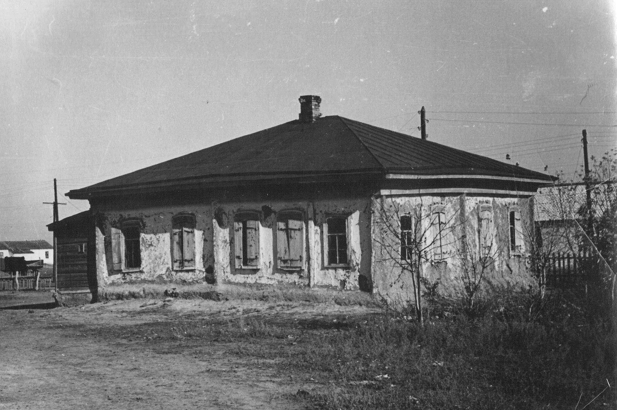 Дом зажиточного казака А.И. Даввыдова, в котором разместилась школа в 20-х годах